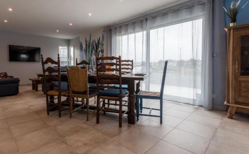 Saint-Come-de-Fresne Apartamento | La proue - appt avec terrasse à moins de 100m de la plage
