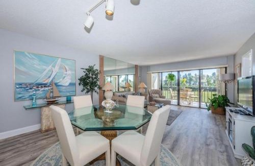 Isla del Sol Casa | La Puerta Bright and Sunny Golf Course Villa