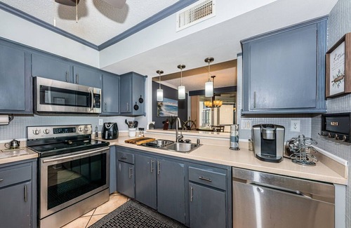 Isla del Sol Condominio | La Puerta 'Happiness' is a Day at the Beach