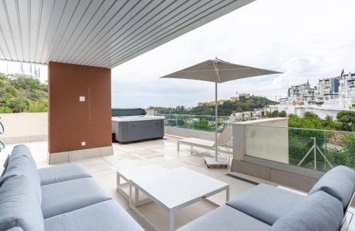 Benahavis Apartamento | La Quinta 3 Bedroom Ultra Modern Apartment with Private Hot Tub
