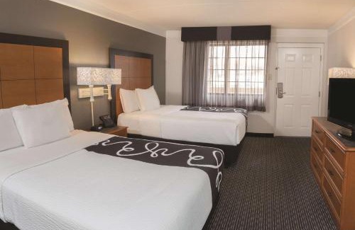 Irving Hotel | La Quinta by Wyndham DFW Airport South/Irving
