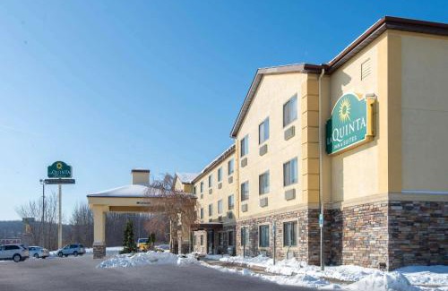 Erie Hotel | La Quinta by Wyndham Erie