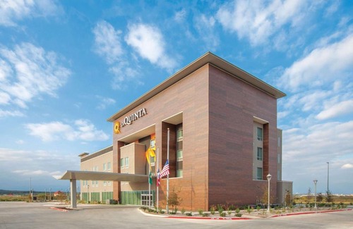 San Marcos Hotel | La Quinta by Wyndham San Marcos Outlet Mall
