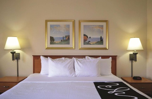 Tampa Hotel | La Quinta by Wyndham Tampa Fairgrounds - Casino