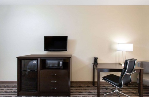 Lincoln Hotel | La Quinta Inn by Wyndham Lincoln, Nebraska