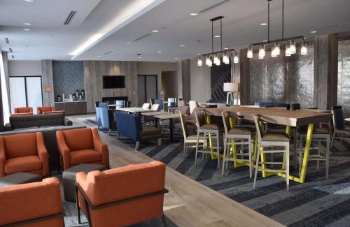 Scotchtown Hotel | La Quinta Inn & Suites by Wyndham Middletown-Goshen