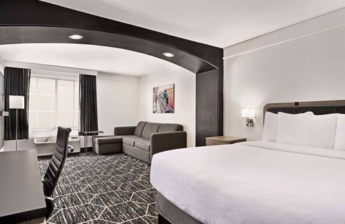 Hesperia Hotel | La Quinta Inn & Suites by Wyndham Hesperia Victorville