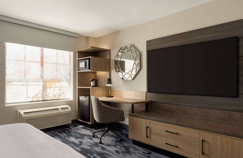 East Oak Hill Hotel | La Quinta Inn & Suites by Wyndham Austin Southwest