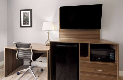 Kodak Hotel | La Quinta Inn & Suites by Wyndham Sevierville / Kodak