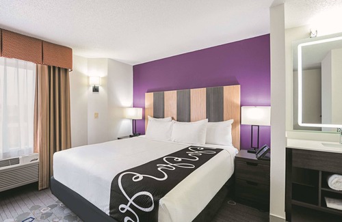 Brooklyn Park Hotel | La Quinta Inn & Suites by Wyndham Minneapolis Northwest
