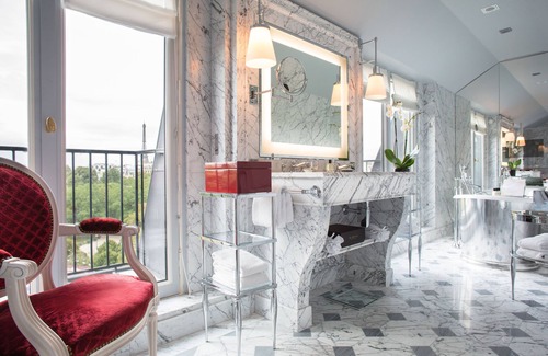 8th Arrondissement Otro | La Reserve Paris Hotel and Spa