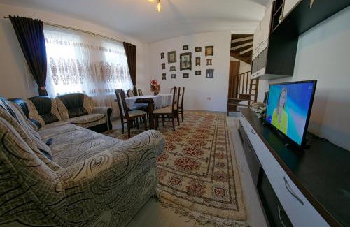 Fundu Moldovei Casa | La Roata Timpului