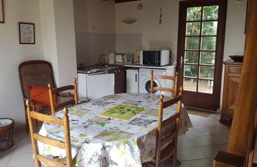 Saint-Xandre Casa | La Rochelle nearby for this quiet house and garden