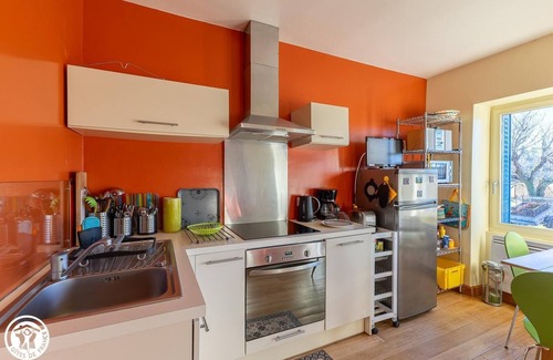 Genouillac Casa | LA Roseraie - Saint-angel