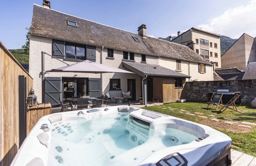 Saint-Lary-Soulan Casa | La Sainthilarienne, le Coeur de Village