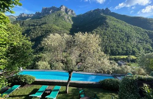 Colletta Casa | La Scala within a stunning 13th century setting
