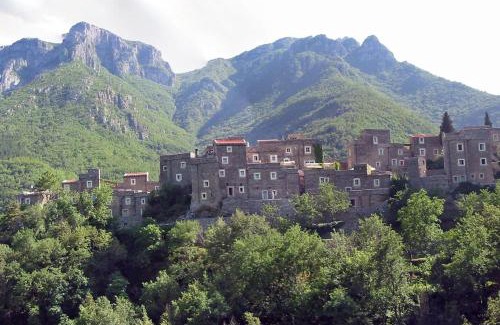 Colletta Casa | La Scala within a stunning 13th century setting