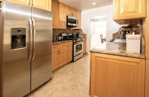 Van Nuys Casa | LA Serenity Retreat