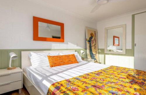 Iluka Apartamento | La Sirena Pool and barbie, private boat ramp, WiFi, two bedrooms, 3 beds