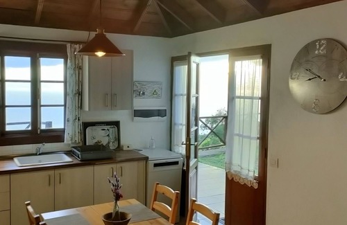 Tijarafe Cabaña | La Somadita Tinizara, casa canaria íntima y con vistas al mar y la montaña.