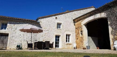 Saint-Simeux Casa | La spacieuse maison des miots