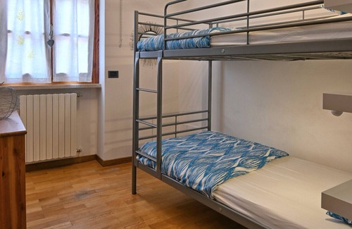 Bogliaco Apartamento | La Spiaggetta-Rebomaholidays, large house in the historic centre