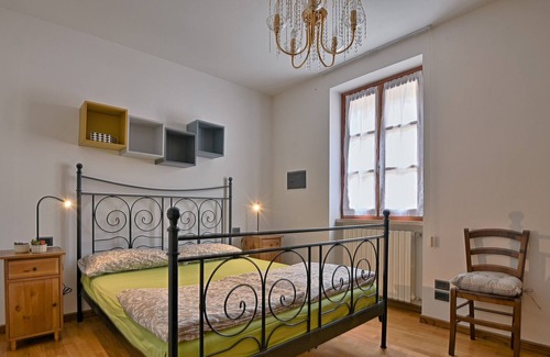 Bogliaco Apartamento | La Spiaggetta-Rebomaholidays, large house in the historic centre