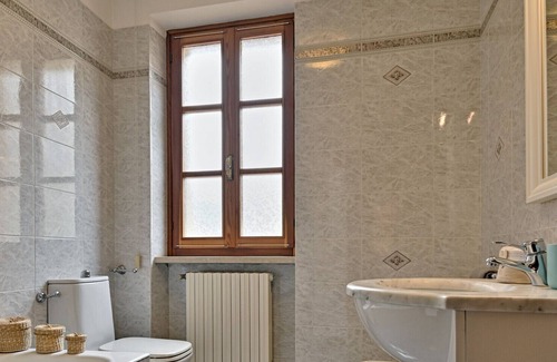 Bogliaco Apartamento | La Spiaggetta-Rebomaholidays, large house in the historic centre