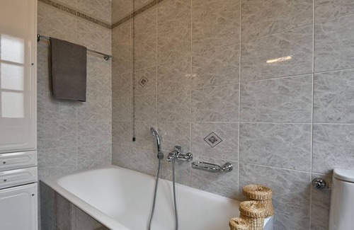 Bogliaco Apartamento | La Spiaggetta-Rebomaholidays, large house in the historic centre