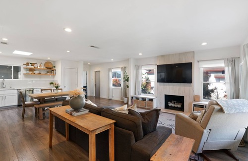Westchester Casa | LA Summer Stay