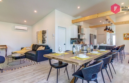 Pont-Rouge Casa | ⭐ La Sunny-Haus de Portneuf 🌞 Pool, Hot tub, Billiards and Trails ⭐
