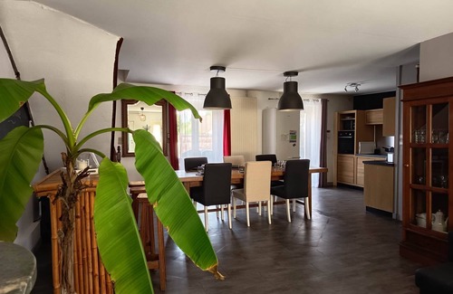 Messas Casa | La Talonnière, Maison de Village Avec Terrasse