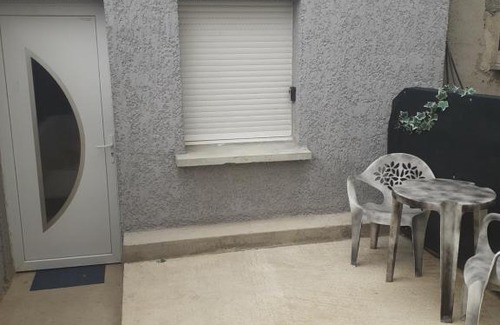 Paroy-sur-Tholon Apartamento | La terrasse