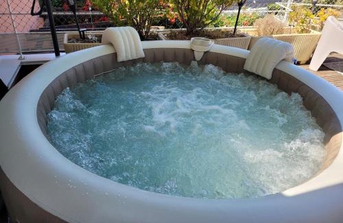 Donville-les-Bains Apartamento | La terrasse, jacuzzi et vue mer à 100m de la plage