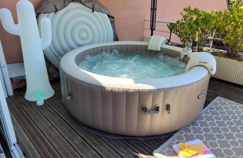 Donville-les-Bains Apartamento | La terrasse, jacuzzi et vue mer à 100m de la plage