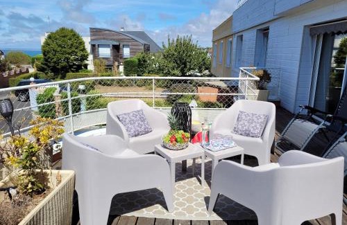 Donville-les-Bains Apartamento | La terrasse, jacuzzi et vue mer à 100m de la plage
