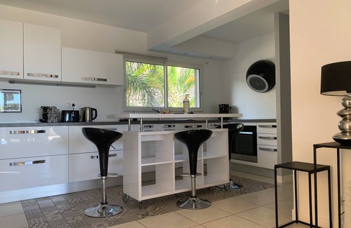La Riviere Saint-Louis Apartamento | La Terrasse sea and mountain view, quiet, 4-star rating