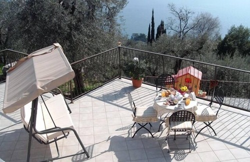 Gargnano Apartamento | La Terrazza sul Garda Guest Casa