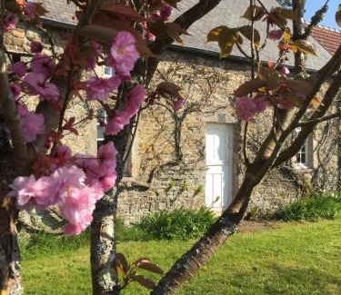 Surville Casa | La Tireliere, longère bord de mer avec jardin