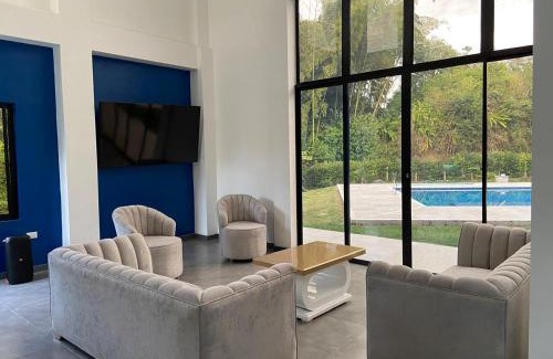 Alcala Chalet De Esquí | La Toacana, Casa de Verano, Moderna y Espaciosa