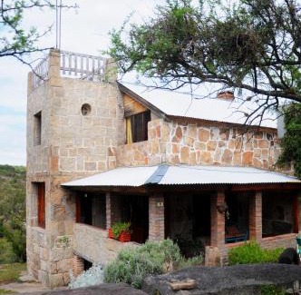 Mina Clavero Chalet De Esquí | LA TOMA Complejo de Montaña - Cabañas y Habitaciones en Hosteria