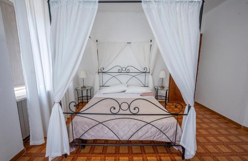 Monteroduni Casa | La torretta sul cortile