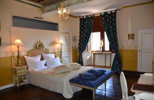 Rochefort-en-Terre Cama Y Desayuno | La Tour du Lion