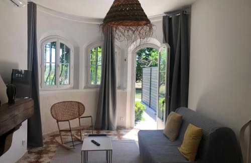 Ventabren Casa | La Tour- Pigeonnier Provençal - Mas des Sous Bois