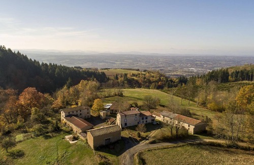 Thiers Casa | La Tour - THIERS - Gîte