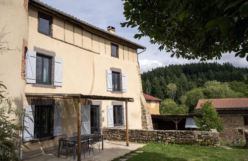 Thiers Casa | La Tour - THIERS - Gîte
