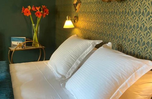 Romans-sur-Isere Cama Y Desayuno | LA TOUR YVELINE