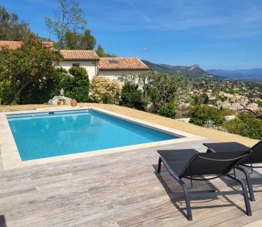 Tourrettes-sur-Loup Cama Y Desayuno | La Tourrette
