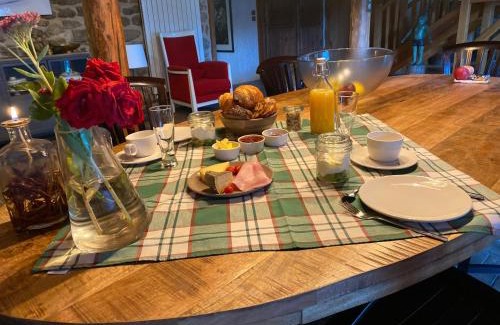 Ambert Cama Y Desayuno | La Vaisse