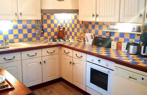 Saint-Valery-sur-Somme Casa | LA VALERIANNE(Five bedroomed town house 200 metres from sea front)